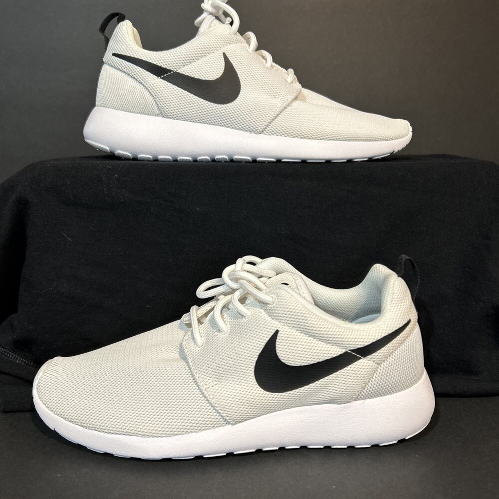 Nike Roshe One White Size 8 Women’s BRAND NEW/ W Replacement Box